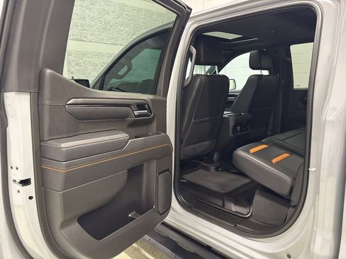 Used 2025 GMC Sierra 1500 AT4 w/ AT4 Premium Package AWD/4WD image 30