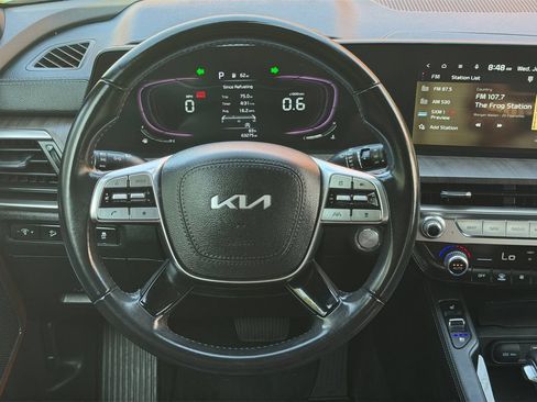 Used 2023 Kia Telluride EX w/ EX Captain's Chair Package FWD image 21