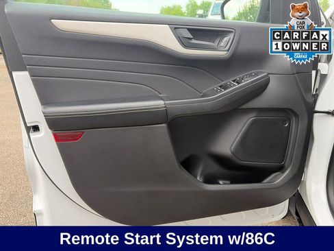 Used 2022 Ford Escape SE w/ SE Sport Appearance Package AWD/4WD image 16