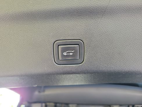 Used 2023 Chevrolet Suburban RST RWD image 14