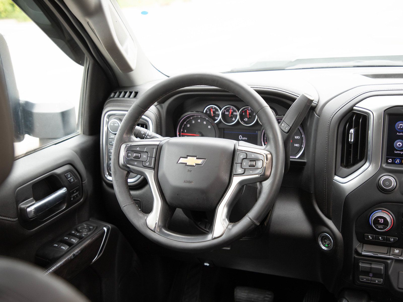 Used 2022 Chevrolet Silverado 2500 LTZ w/ LTZ Convenience Package AWD/4WD image 14
