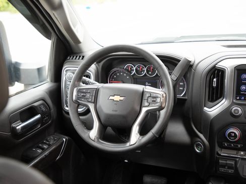 Used 2022 Chevrolet Silverado 2500 LTZ w/ LTZ Convenience Package AWD/4WD image 14