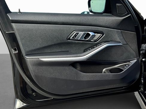 Used 2019 BMW 330i Sedan w/ Premium Package image 17