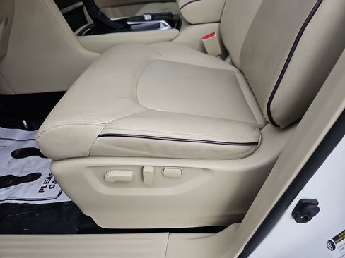 Used 2022 INFINITI QX80 Luxe w/ All-Season Package AWD/4WD image 32