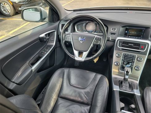 Used 2014 Volvo S60 T5 image 10