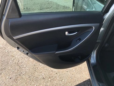 Used 2016 Hyundai Elantra GT w/ Option Group 03 image 38