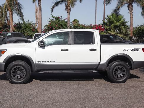Used 2018 Nissan Titan PRO-4X AWD/4WD image 5