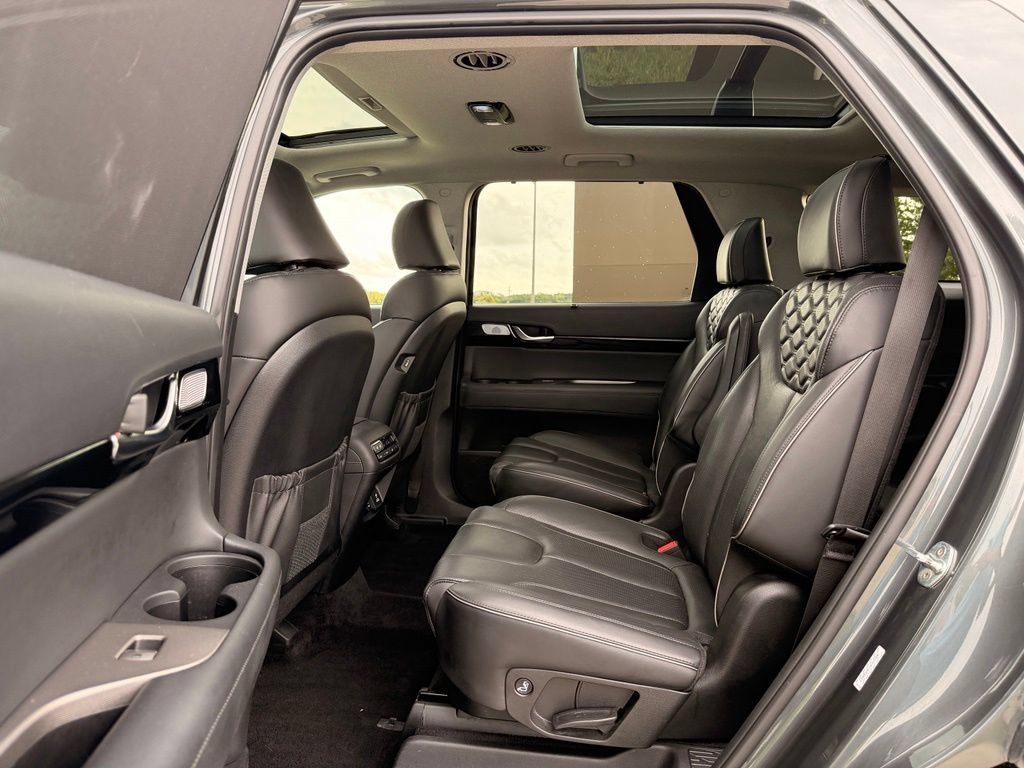 Used 2022 Hyundai Palisade Limited AWD/4WD image 4