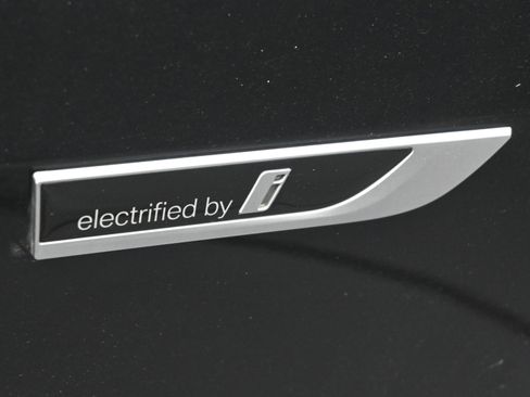 Used 2022 BMW X5 xDrive45e w/ M Sport Package image 10