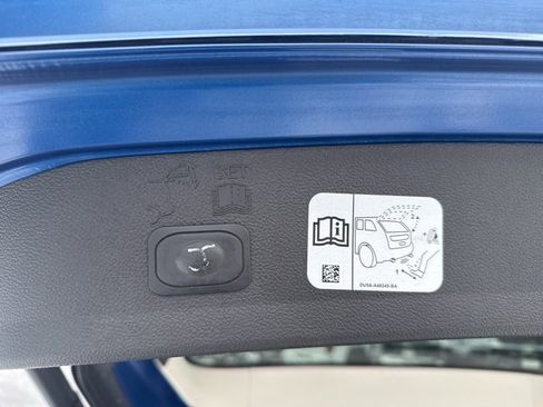 Used 2017 Ford Escape Titanium image 21