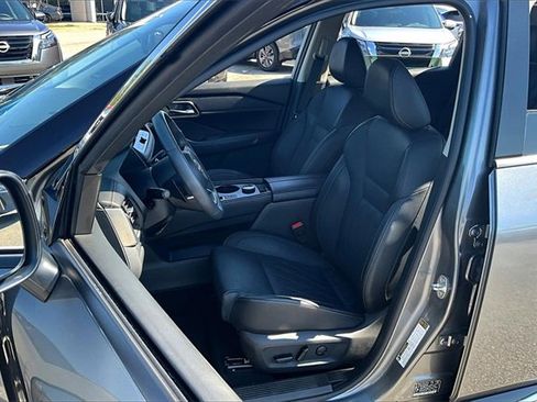 Certified 2024 Nissan Rogue Platinum image 18