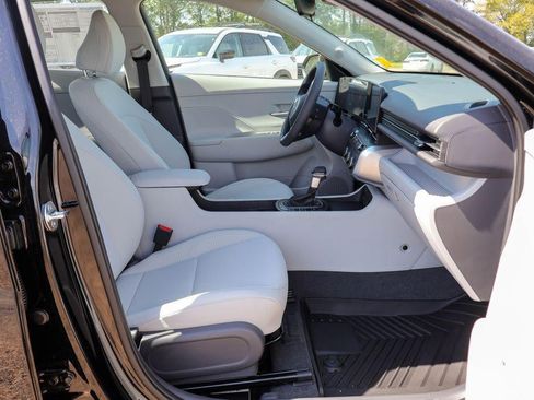 New 2026 Hyundai Kona SE image 8