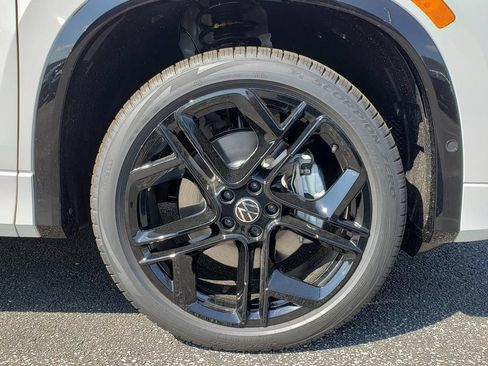New 2026 Volkswagen Tiguan SE R-Line AWD/4WD image 12