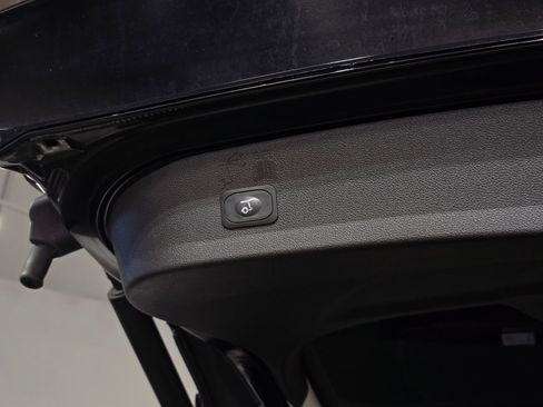 Used 2018 Ford Escape SEL image 12