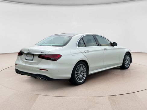Used 2022 Mercedes-Benz E 450 4MATIC Sedan image 5