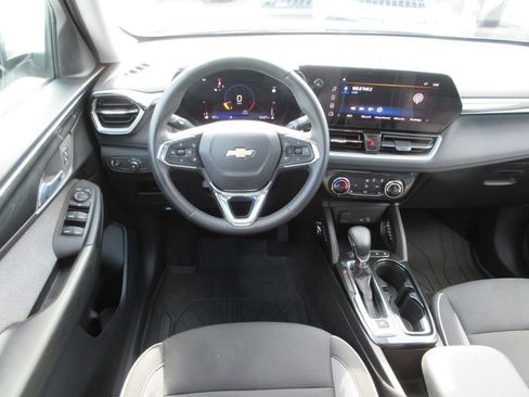 Certified 2026 Chevrolet TrailBlazer LT w/ LT Cold Weather Package FWD image 15
