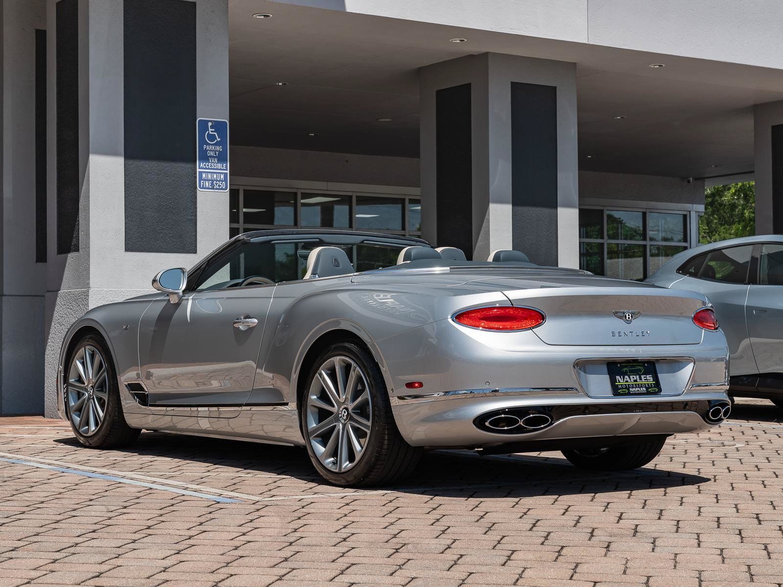 Used 2022 Bentley Continental GT AWD/4WD image 43