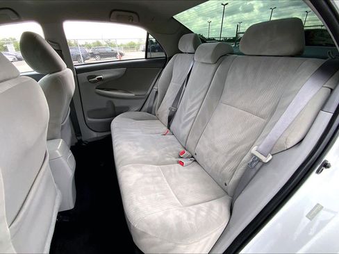 Used 2010 Toyota Corolla LE image 19