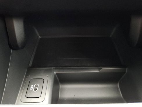 Used 2025 Land Rover Range Rover Evoque Dynamic SE image 27