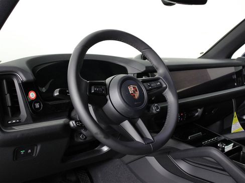 New 2026 Porsche Cayenne image 4