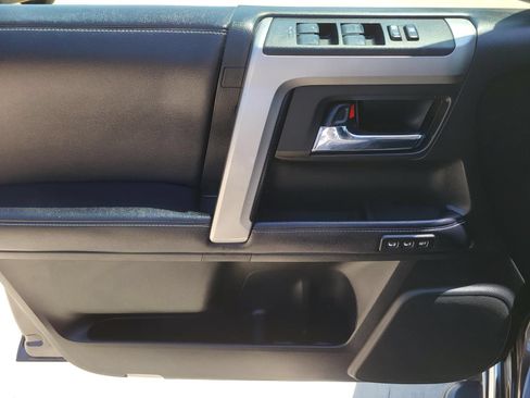 Used 2018 Toyota 4Runner Limited AWD/4WD image 18