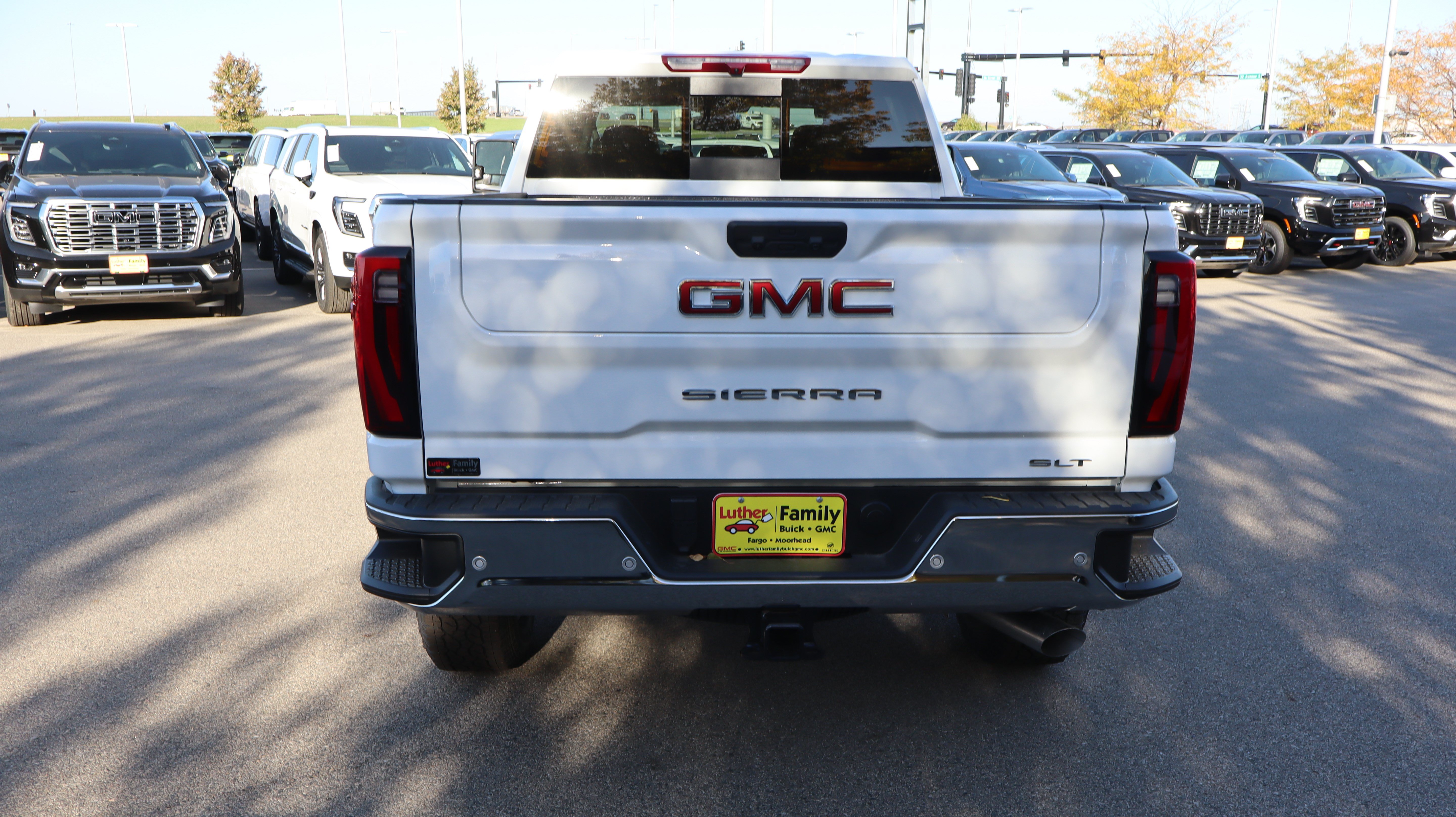 New 2026 GMC Sierra 3500 SLT w/ SLT Premium Package AWD/4WD image 6