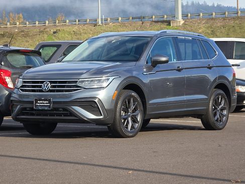 Used 2022 Volkswagen Tiguan SE image 7