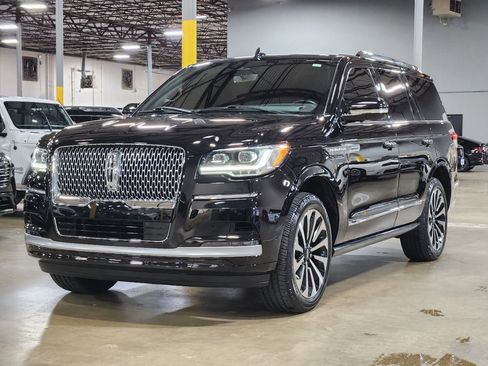 Used 2022 Lincoln Navigator Reserve AWD/4WD image 4