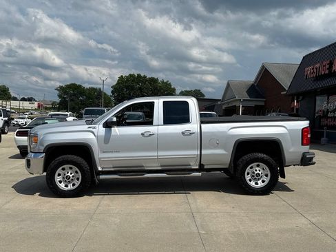 Used 2018 GMC Sierra 2500 SLE w/ Snow Plow Prep Package AWD/4WD image 3