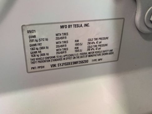Used 2021 Tesla Model Y Long Range AWD/4WD image 91