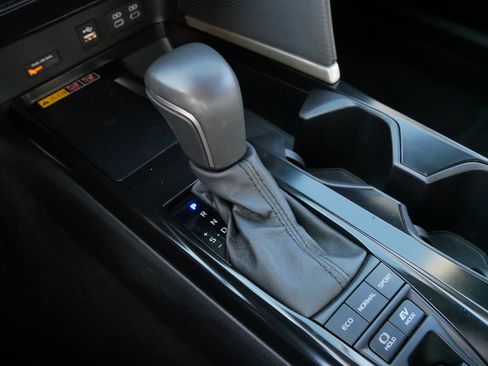 Certified 2025 Toyota Camry SE image 24