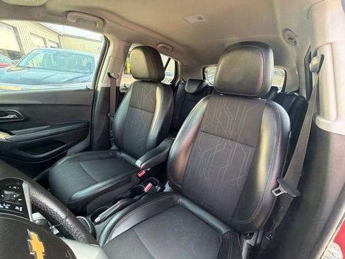 Used 2022 Chevrolet Trax LT w/ Driver Confidence Package AWD/4WD image 19