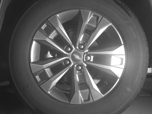 Used 2025 Chevrolet Equinox LT FWD image 14