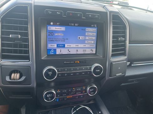 Used 2019 Ford Expedition Max Platinum image 17