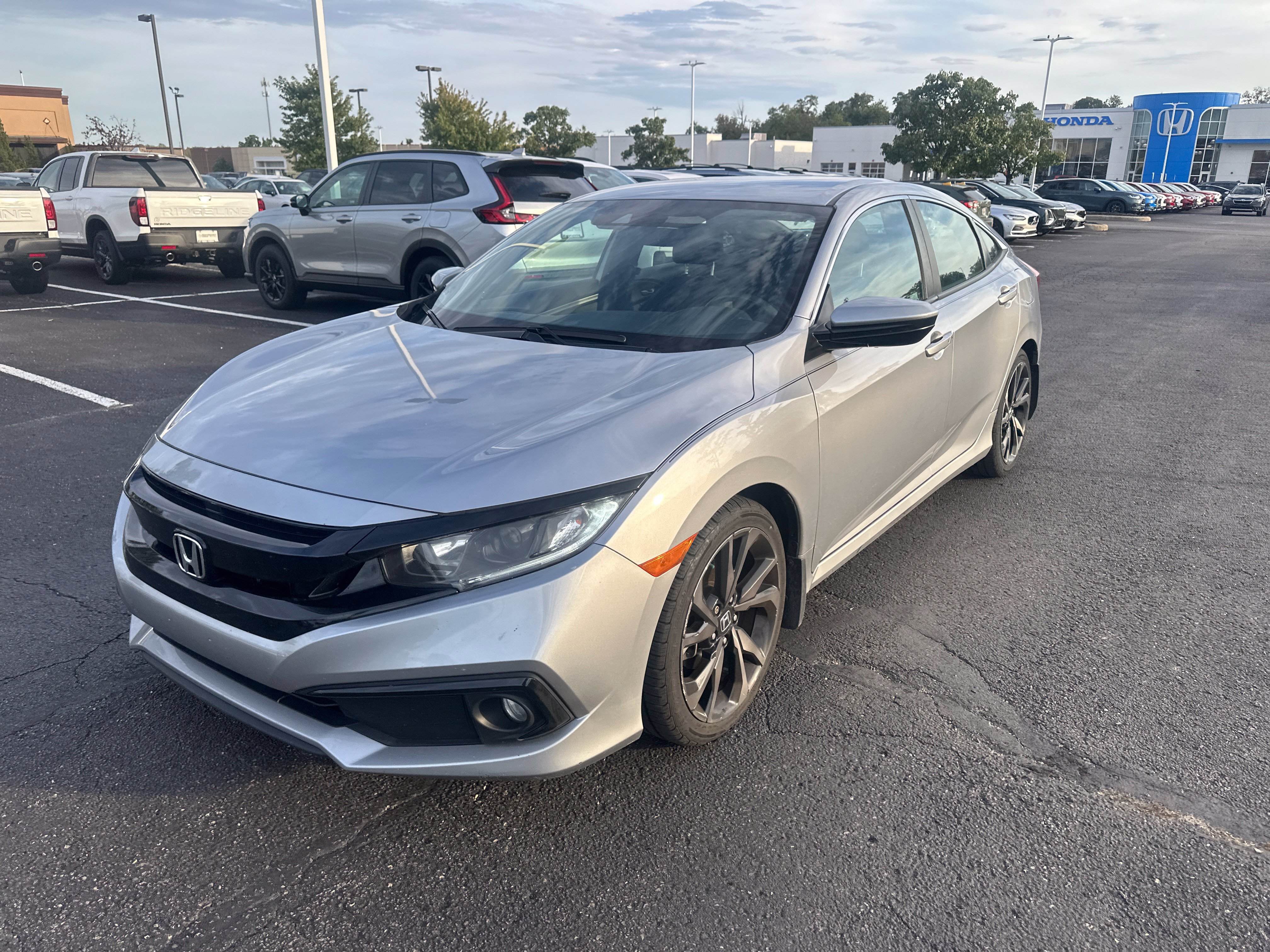Used 2019 Honda Civic Sport image 9