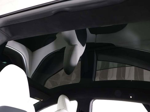 Used 2021 Tesla Model S Plaid image 22