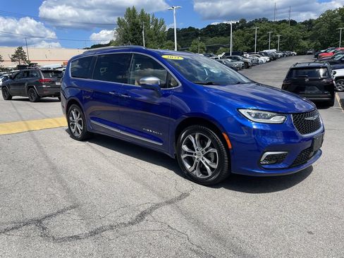 Used 2021 Chrysler Pacifica Pinnacle AWD/4WD image 6