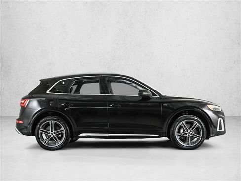 Used 2021 Audi Q5 e Premium Plus image 4