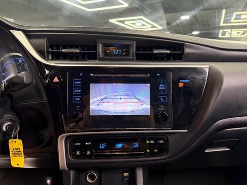 Used 2019 Toyota Corolla LE FWD image 13