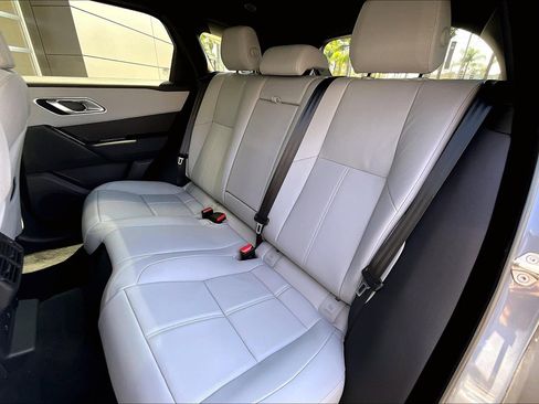 New 2026 Land Rover Range Rover Velar Dynamic SE image 10