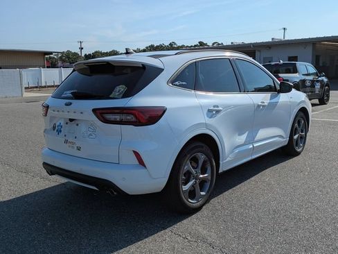 Used 2023 Ford Escape ST-Line w/ Tech Pack #1 FWD image 3