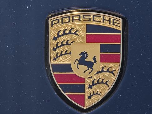 Used 2023 Porsche Macan AWD/4WD image 30