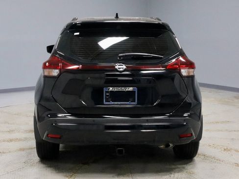 Certified 2023 Nissan Kicks SR image 9