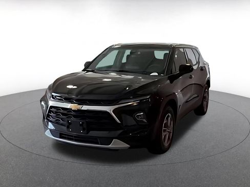 Used 2026 Chevrolet Blazer LT FWD image 4