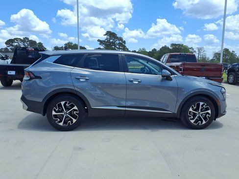 Used 2024 Kia Sportage EX FWD image 5