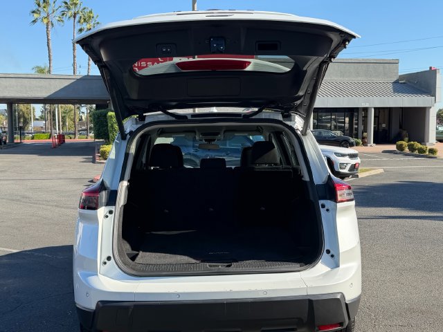 Used 2024 Nissan Rogue SV FWD image 7