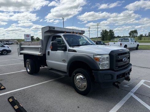 Used 2016 Ford F550 4x4 Regular Cab Super Duty image 4