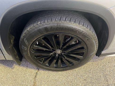 Used 2023 Toyota Highlander XSE image 17