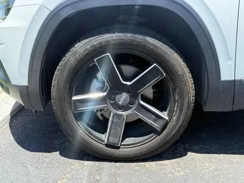 Used 2018 Volkswagen Atlas S FWD image 33