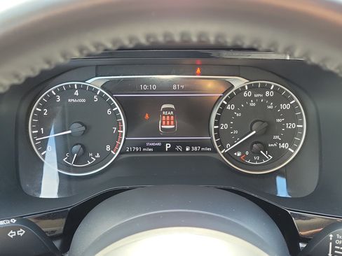 Certified 2025 Nissan Pathfinder SV FWD image 24